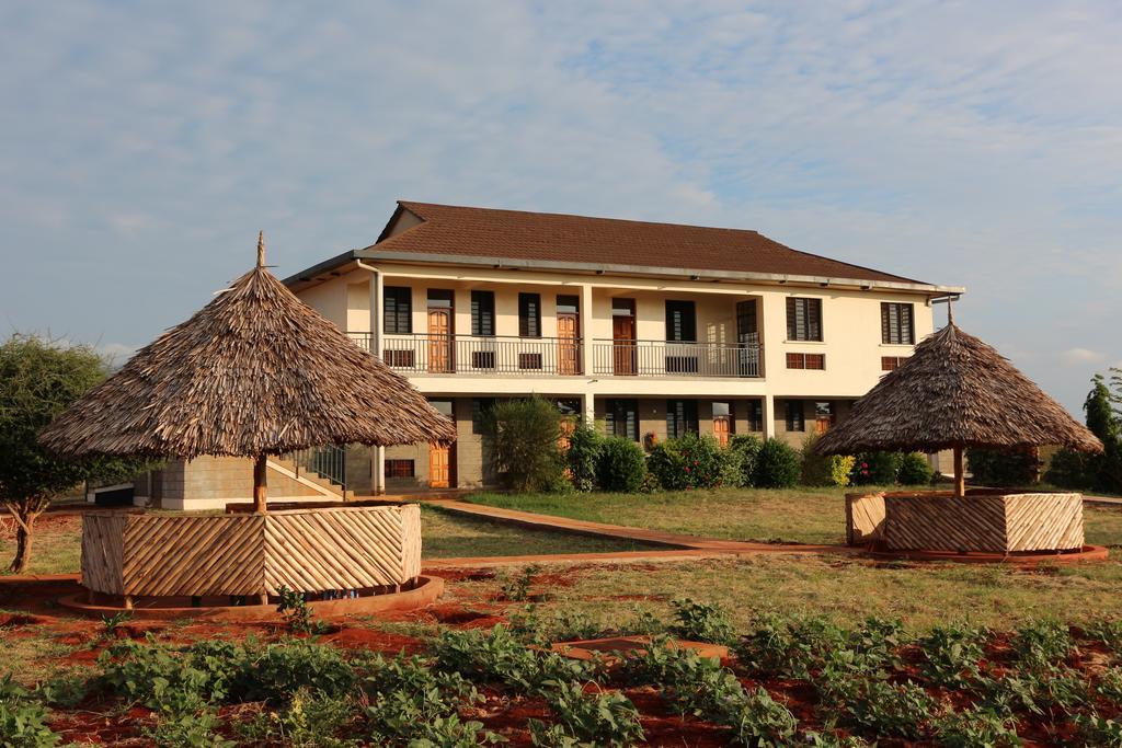 Voi Lutheran Guesthouse Экстерьер фото